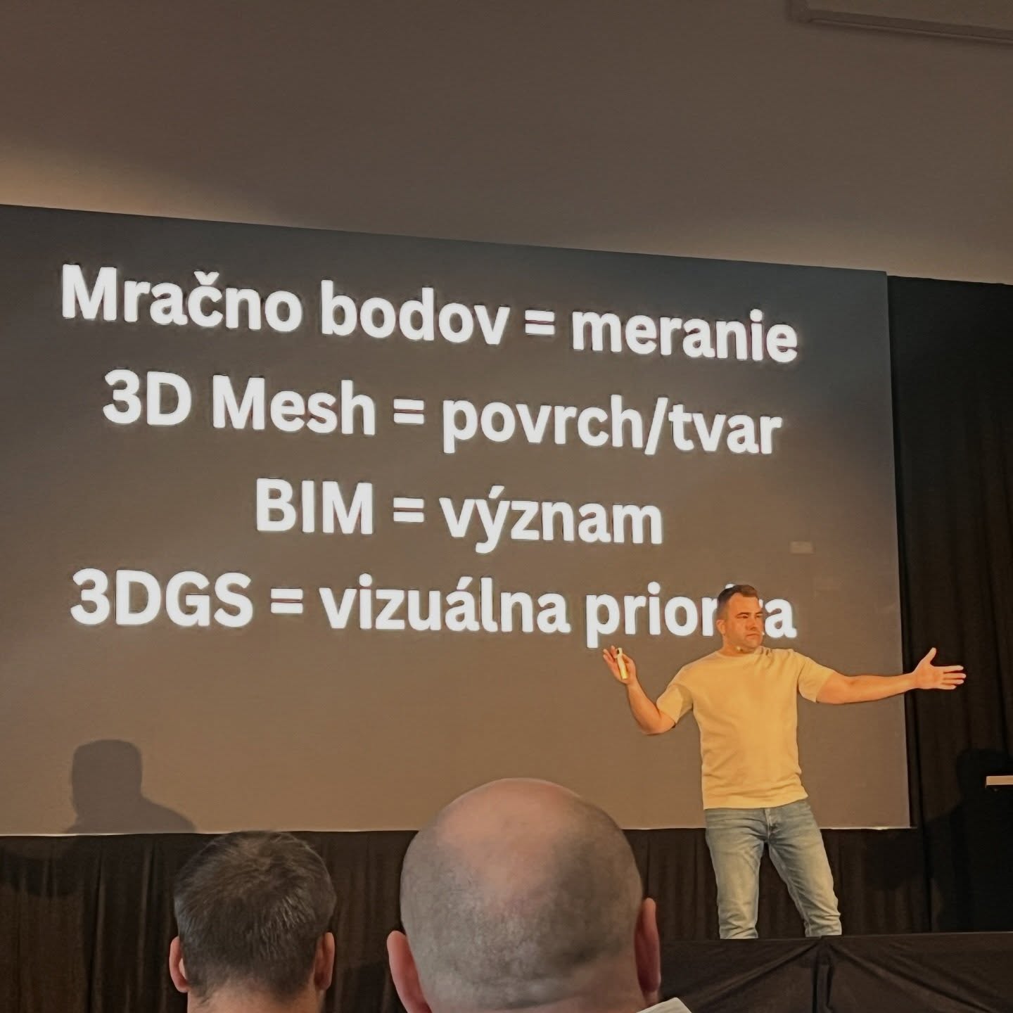 Prednáška o mračne bodov, 3D meshi a BIM