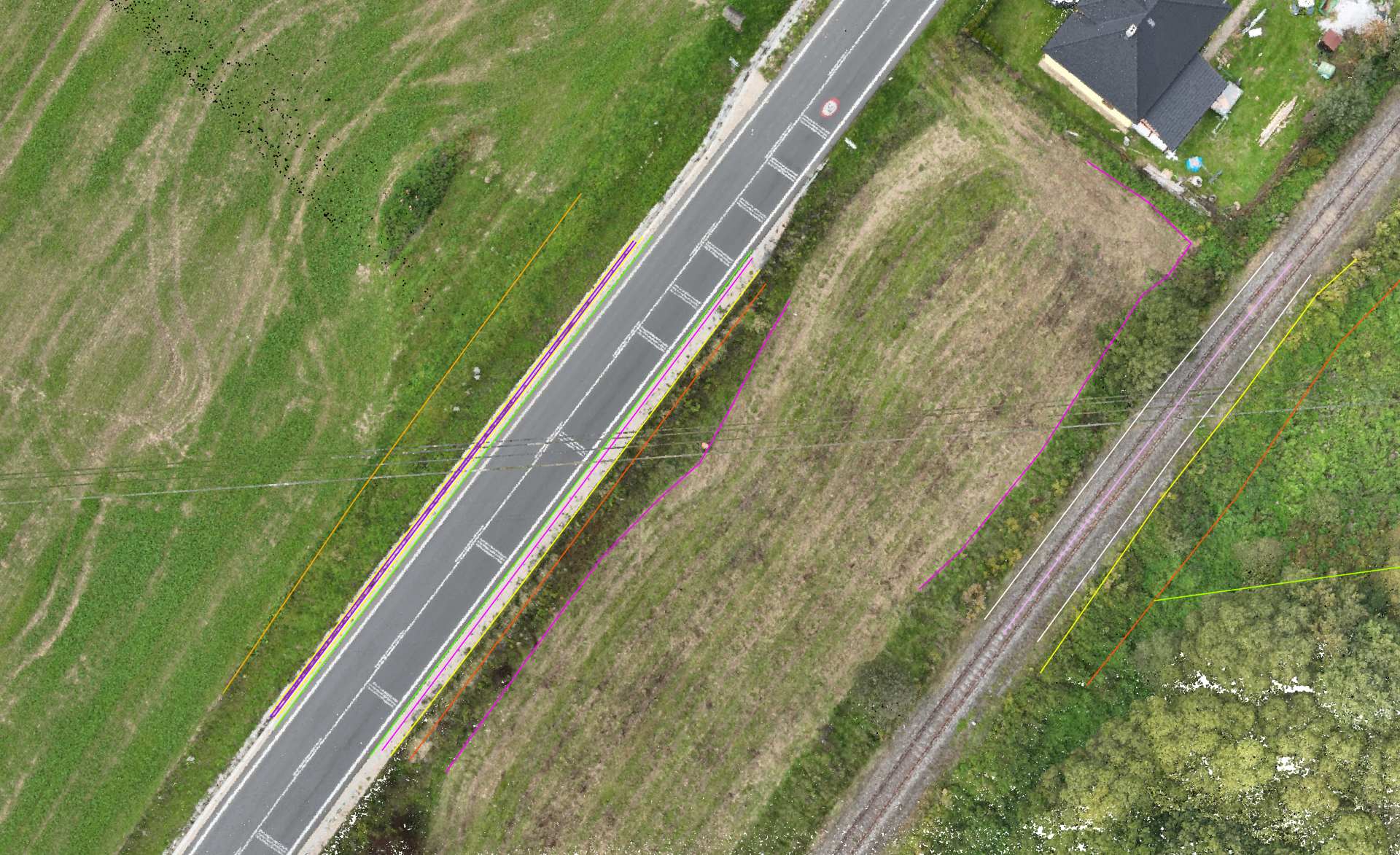 Letecká mapa územia s vyznačenými geodetickými líniami, GEOS Košice
